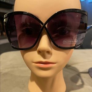 Black Classic Infinity sunglasses